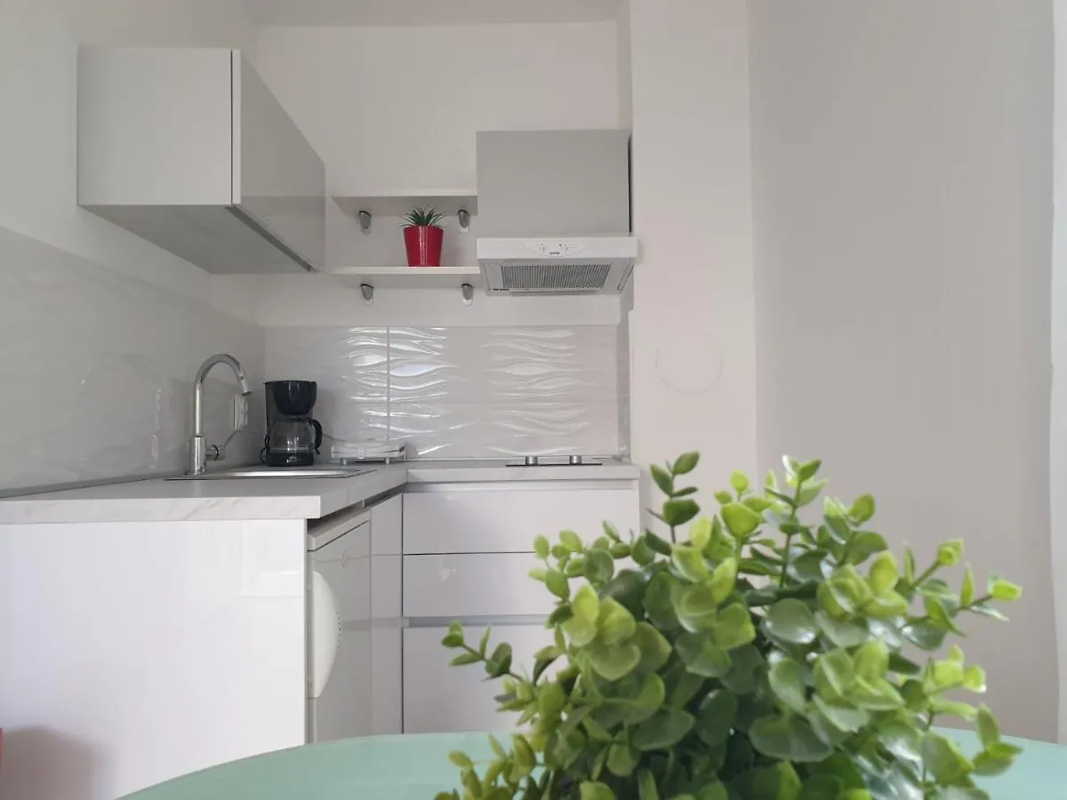 Apartment Near The Beach Pula Croatia