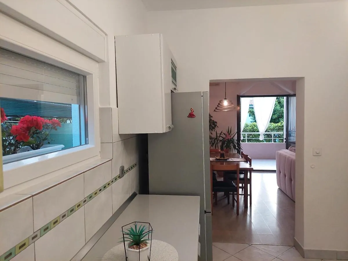 Apartment Near The Beach Pula